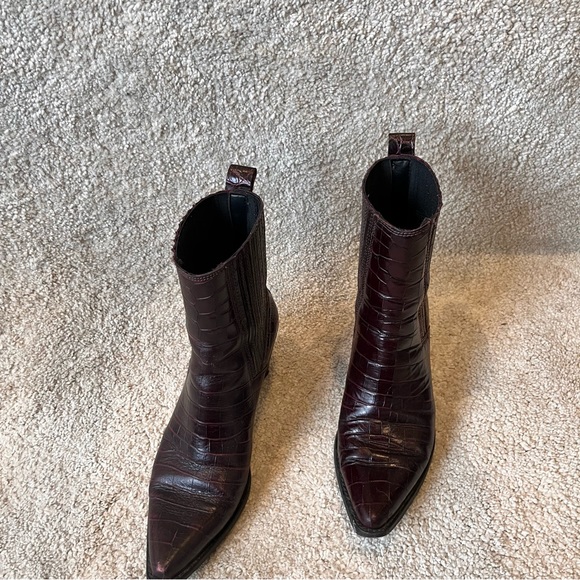 Deep Purple Faux Snakeskin Zara Boots size 8 - Picture 2 of 11